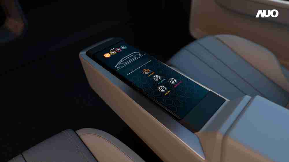 918.COM以人性化设计打造多变形态中控显示(Morphing Center Control)，，，不使用时仅平面显示信息，，，，进行操作时，，，，显示器则会动态隆起，，转变成3D实体按钮，，，并有触觉回馈，，展示人机互动新体验