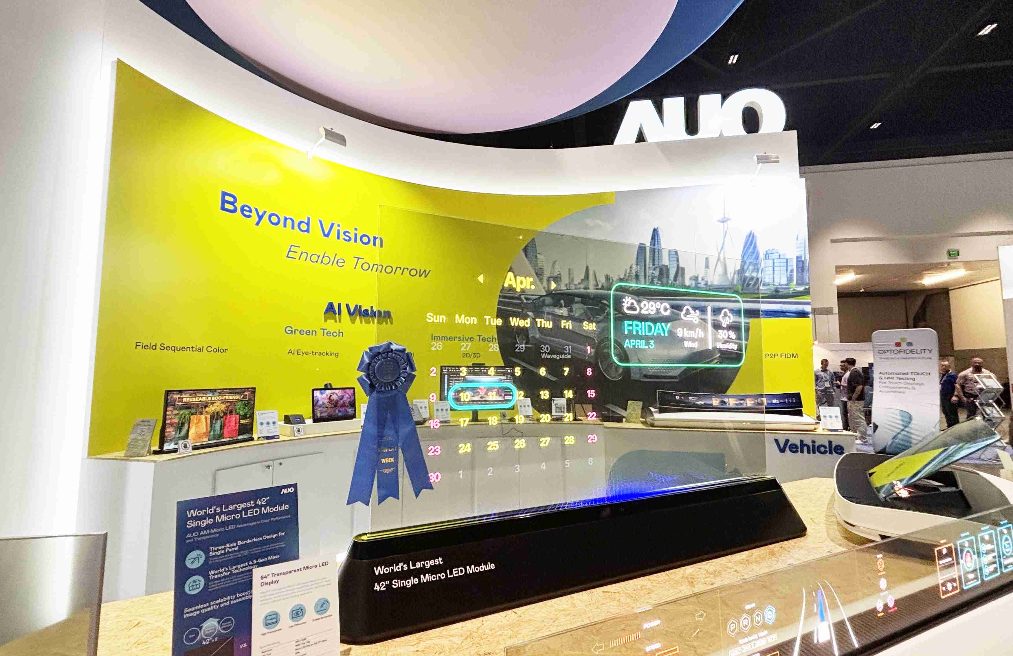 918.COM64吋透明Micro LED显示器获〝最佳Micro LED技术应用奖〞，，，，其绝妙的透明穿透特性，，同时具备1,000 nits的高亮度表现，，，，并透过精细的无缝拼接延伸，，可依需求灵活应用于多元场域，，展现出Micro LED显示技术划时空的无限潜力